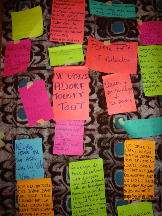 QAYNpostits